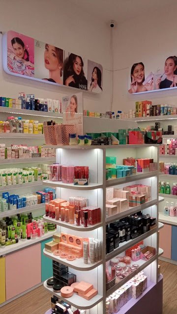 contoh desain toko kosmetik rumahan